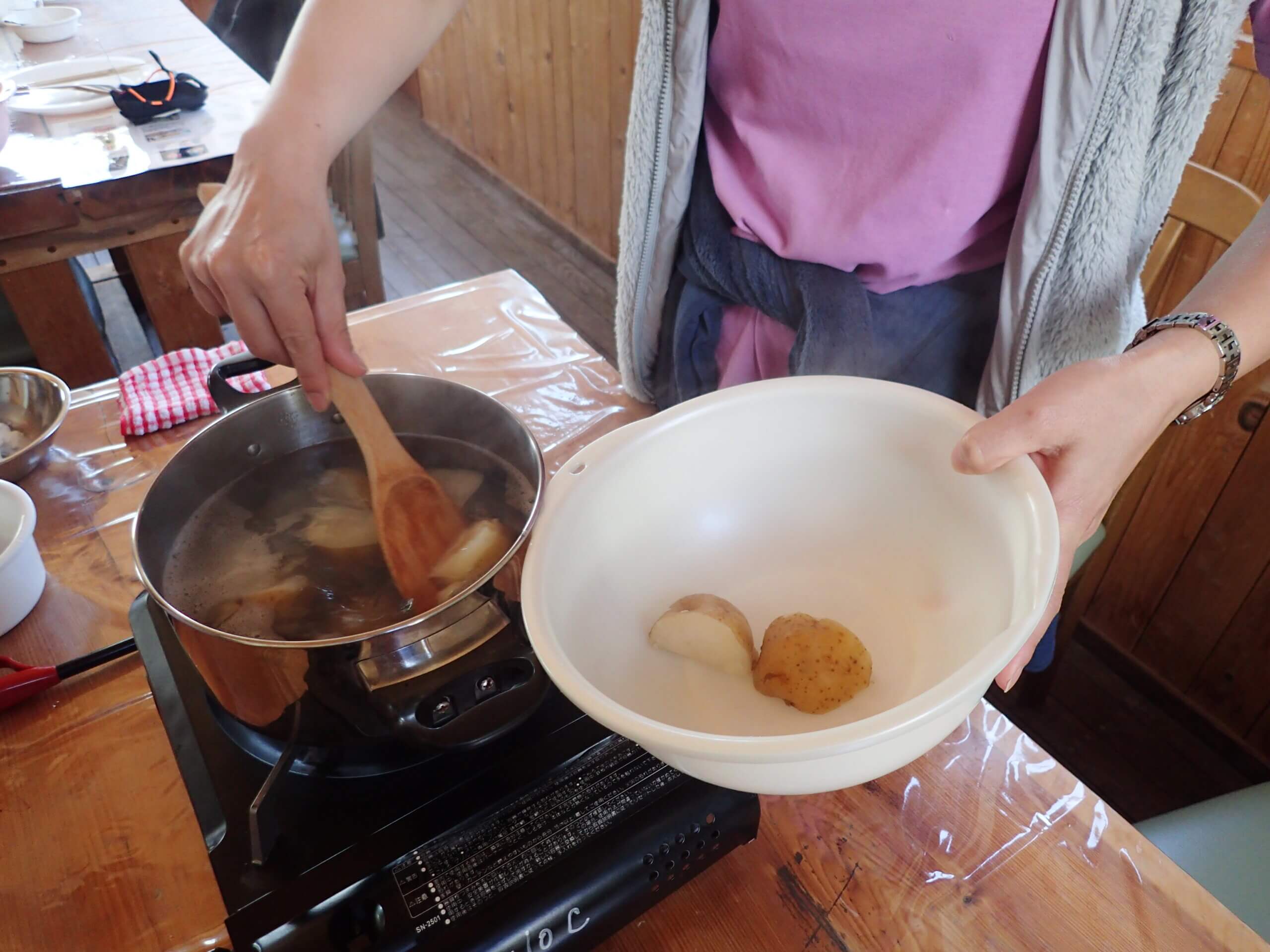 體驗製作北海道的傳統家庭料理奶油馬鈴薯餅