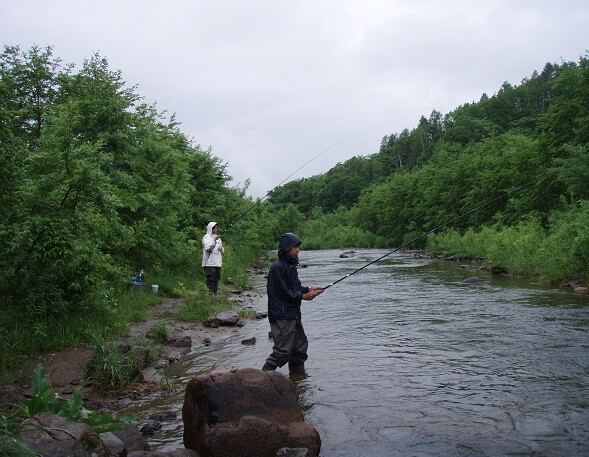 來新雪谷河川體驗釣魚