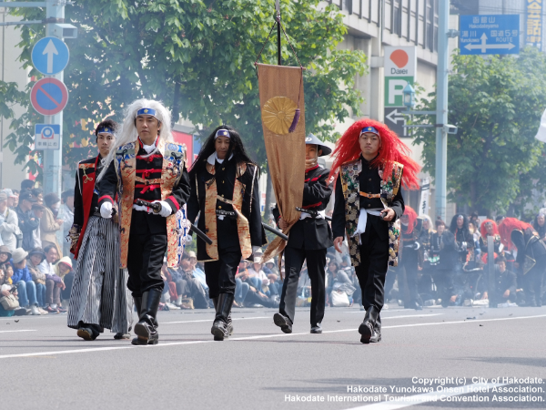 箱館五稜郭祭：5月中旬