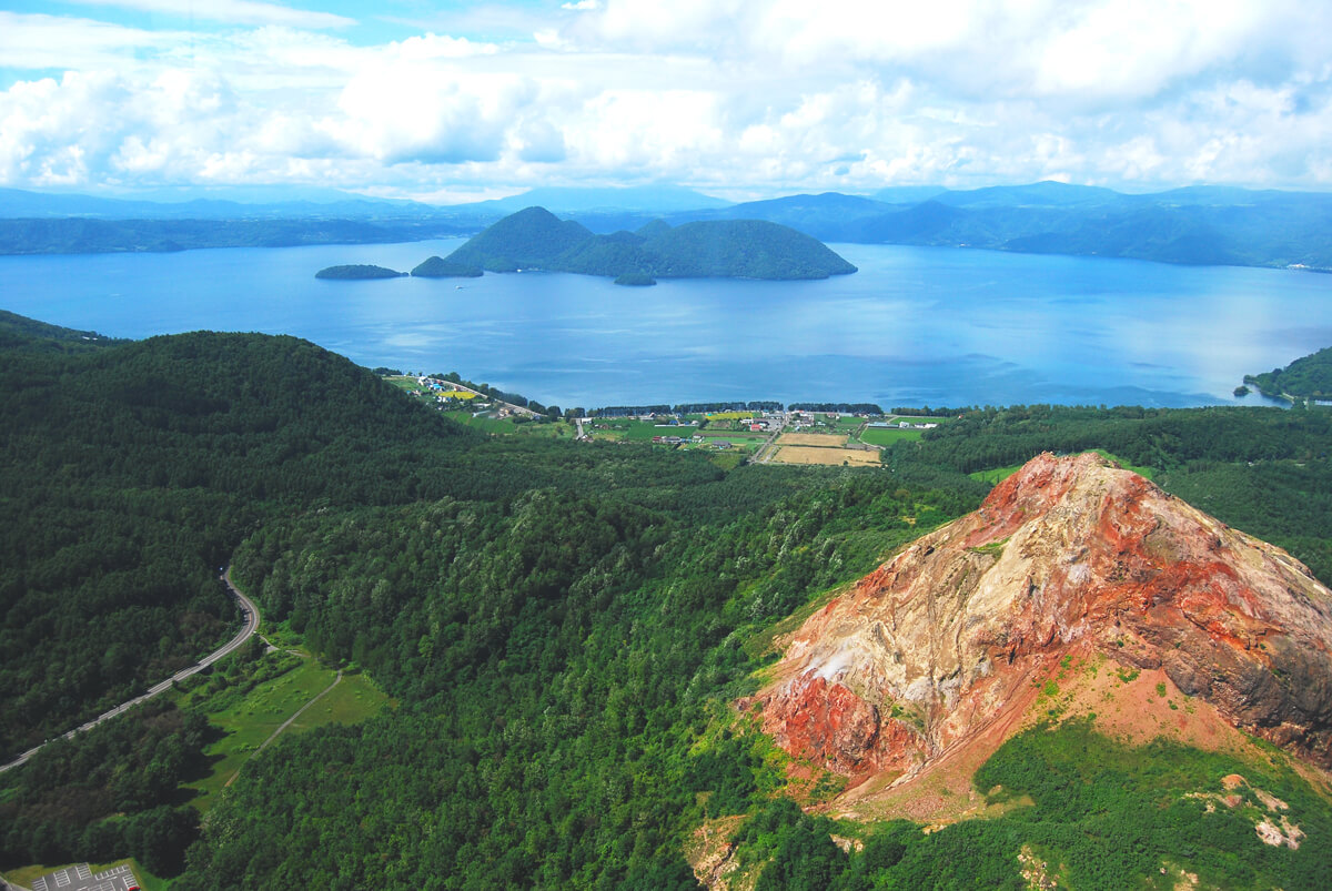 近距離觀看持續冒煙的火山體驗「有珠山纜車」