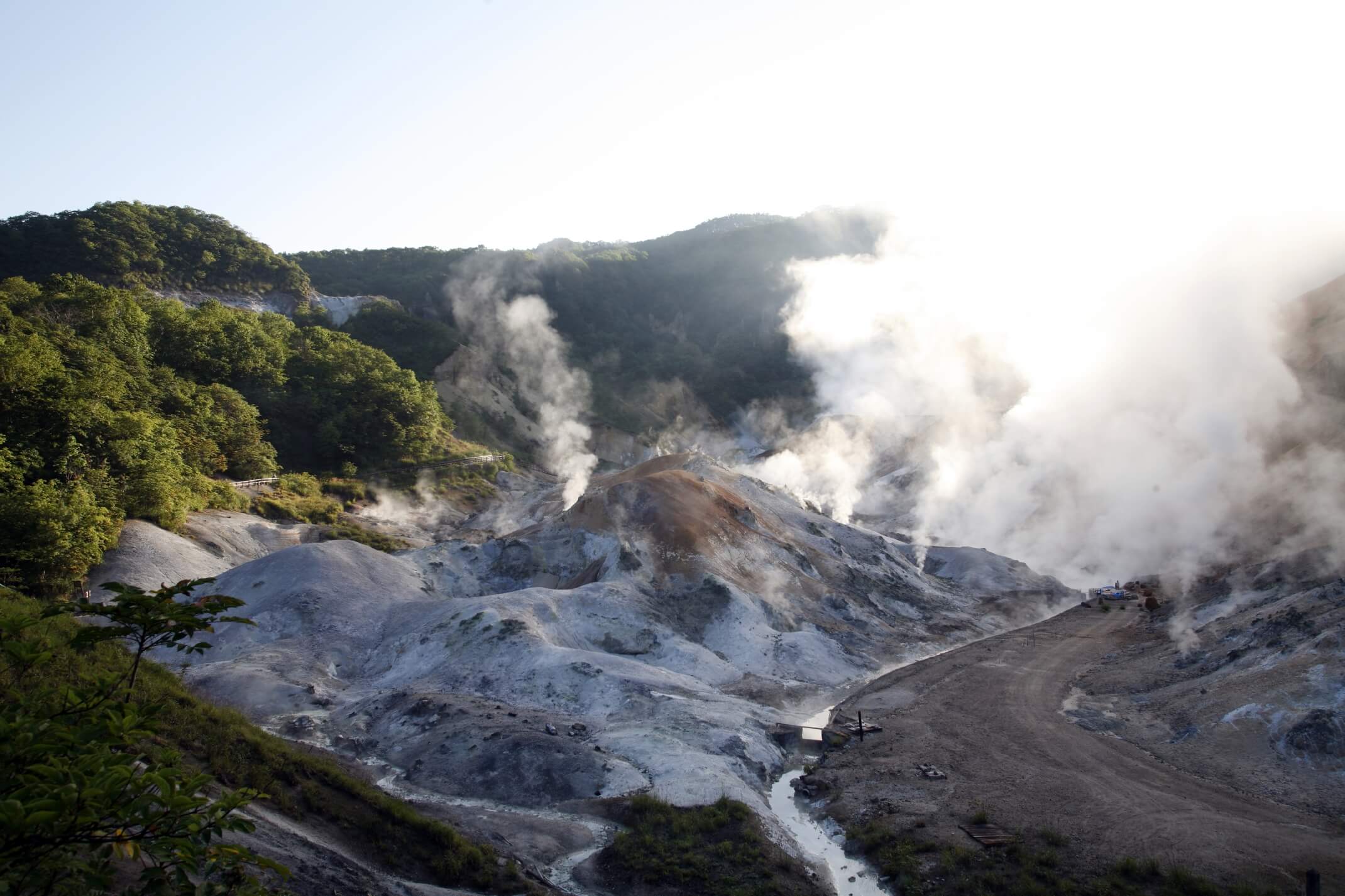 史前時代的火山溫泉「登別溫泉地獄谷」