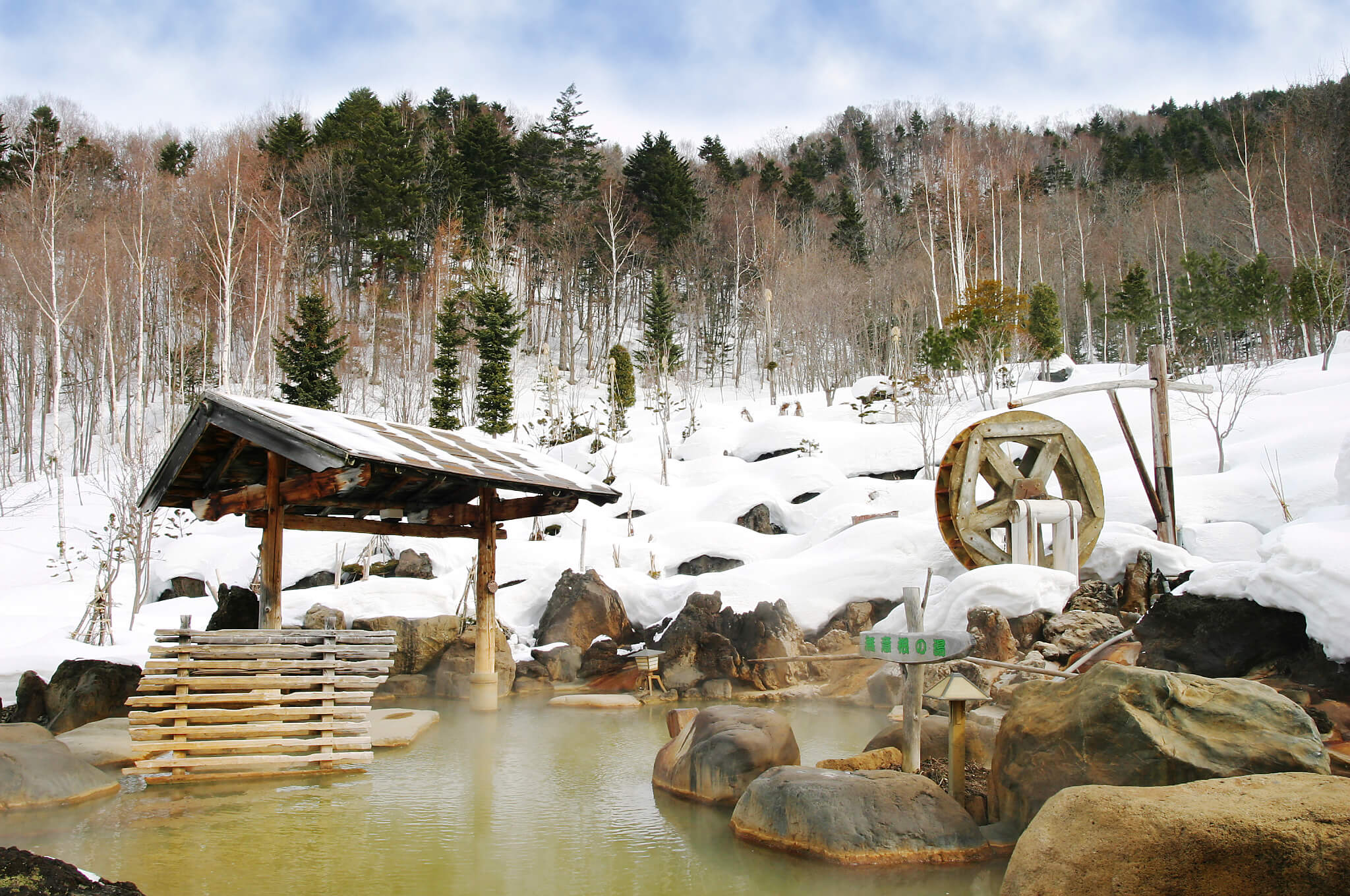 雪屋中品嚐蒙古烤肉：豐平峽溫泉