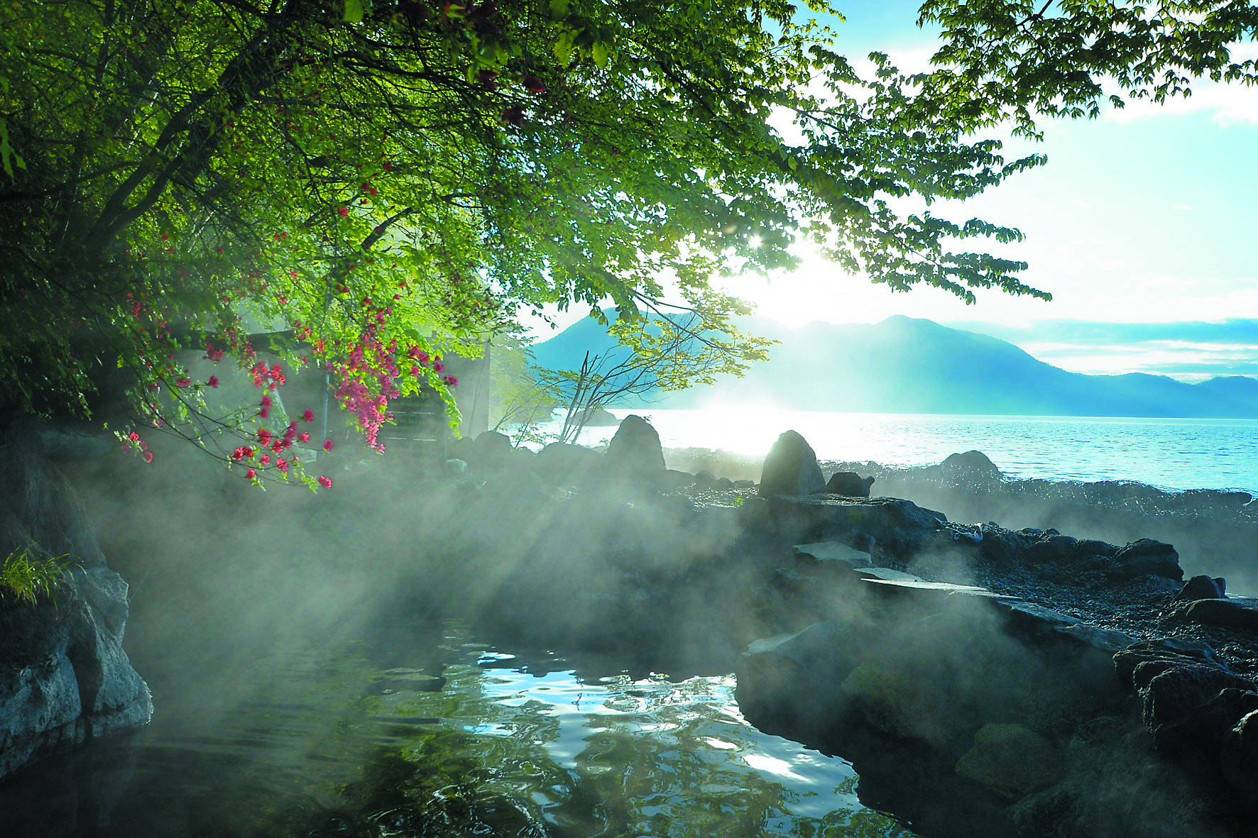 丸駒溫泉旅館：享盡湖畔大自然景觀與溫泉的老舖旅館